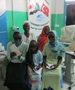 Gönüllü Türk hekimler kara kıtada 13 bin kişinin gözünü açtı