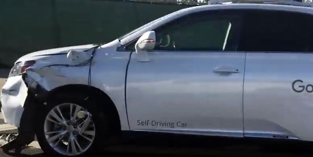 Google'ın sürücüsüz otomobilinden inanılmaz kaza!