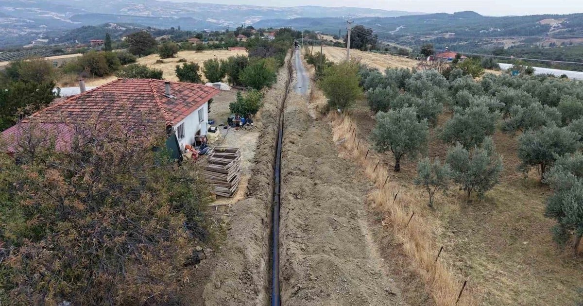 Gördes'te 38,5 kilometrelik içme suyu isale hattının 15,5 kilometresi tamamlandı