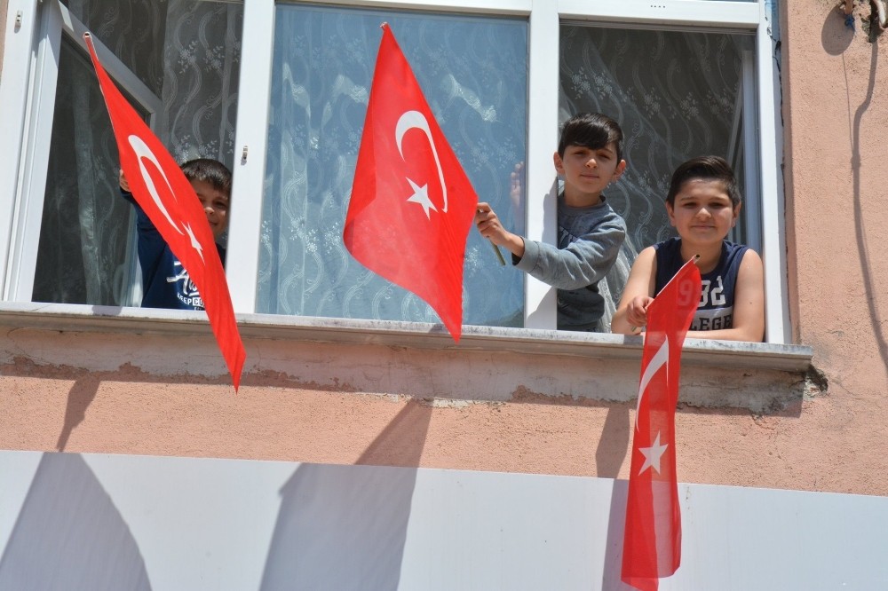 Görele Belediyesi’nden bayrak seferberliği 