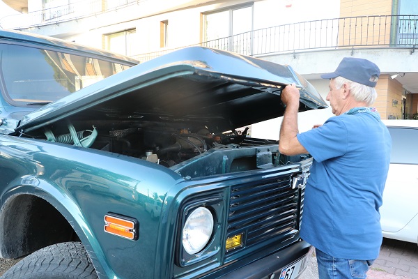 Gören fotoğraf çektirmek istiyor! Bu araç için ev teklif ettiler