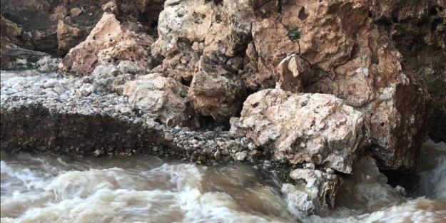 Gören gözlerine inanamadı, korkuttu! Binlerce yıllık derenin suyu ortadan kayboldu! Yerin altına girdi