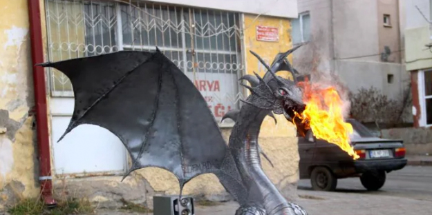 Gören telefonu alıp koştu böylesi görülmedi!