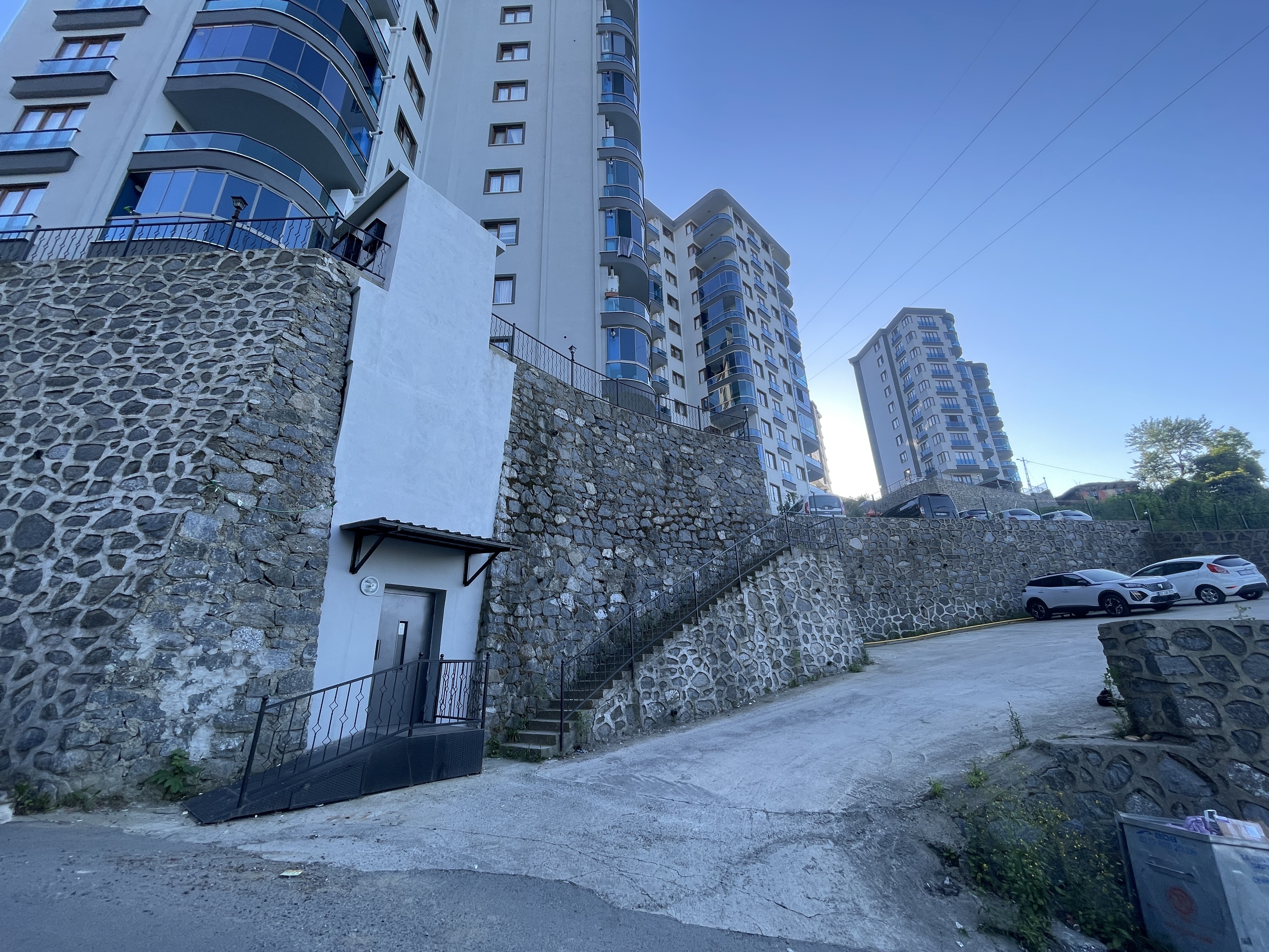 Görenler dönüp bir daha bakıyor! Karadeniz usulü asansör