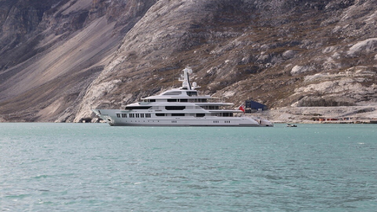 Görenler dönüp tekrar bakıyor! 150 milyon dolarlık yat bakın kimin