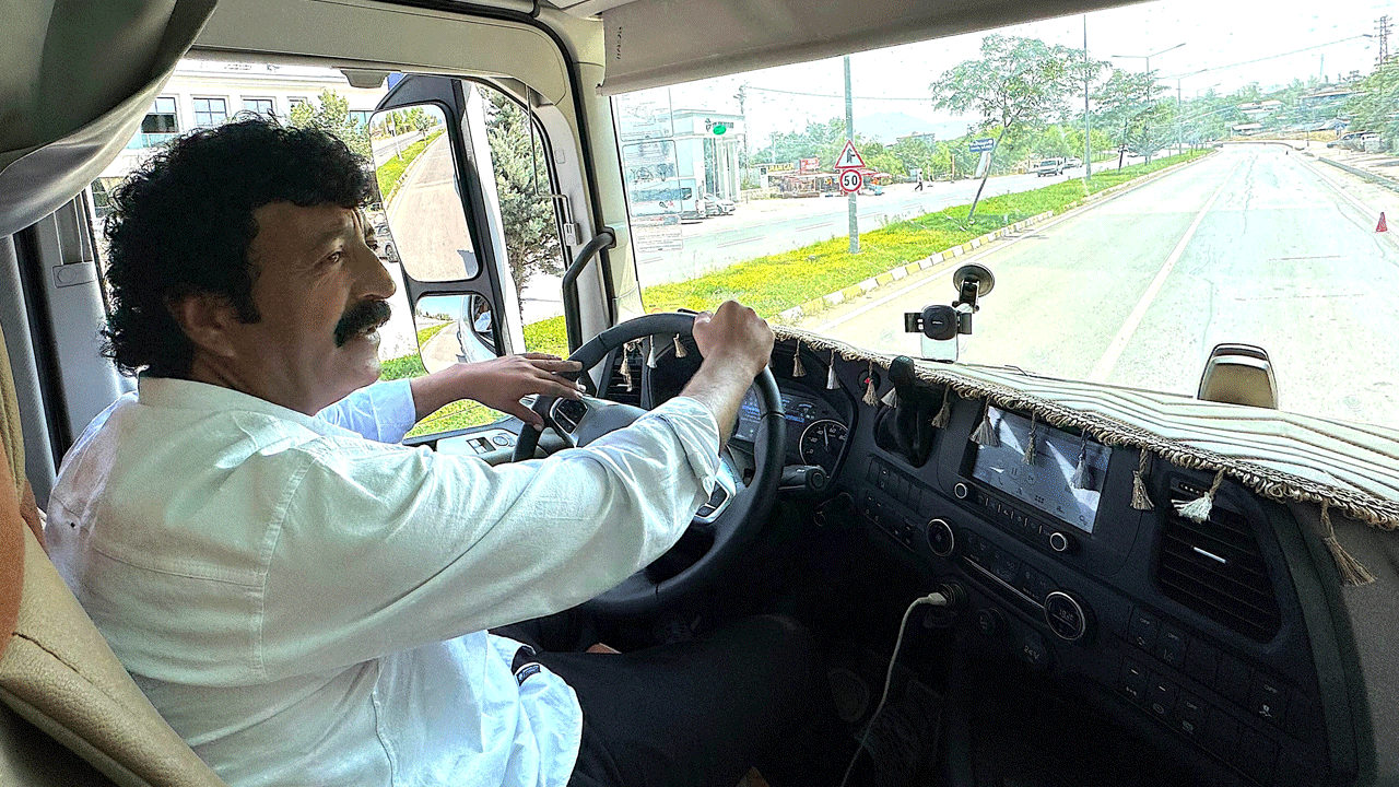 Görenler gözlerine inanamıyor: Müslüm Baba yaşıyor, TIR şoförü olmuş!