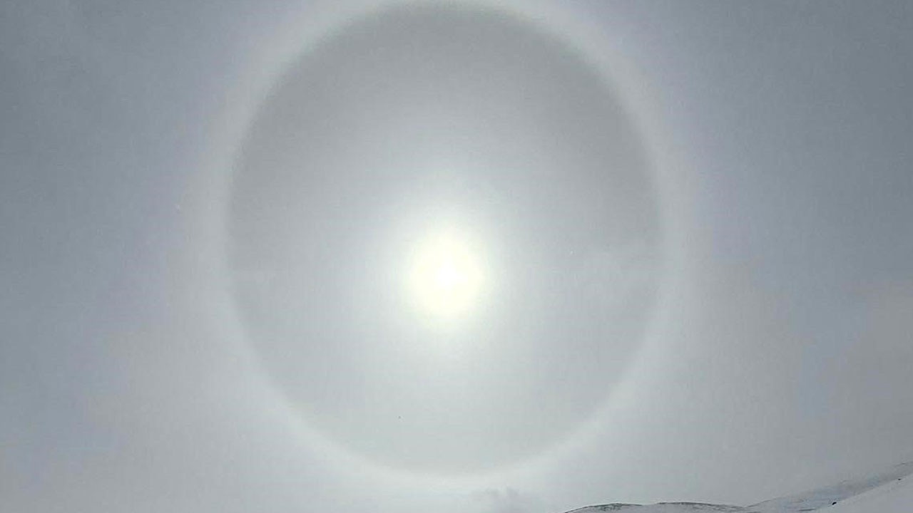 Görenler hayran kaldı! Gökyüzünde büyüleyici halo