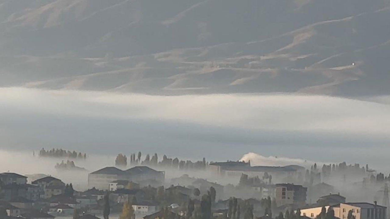 Görenler hayran kaldı! Yüksekova’da sisle gelen doğal güzellik