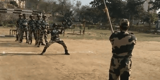 Hindistan ordusuna 'tımarhanelik' eğitim!