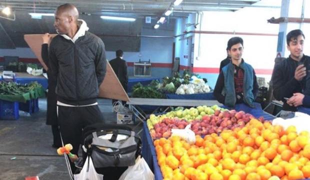 Görenler inanamadı! Atiba semt pazarında