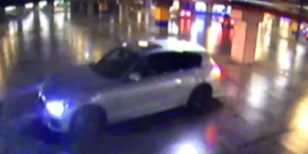 Görenler polisi aradı… Çok sayıda gözaltı! AVM’ye ‘drift’ baskını!