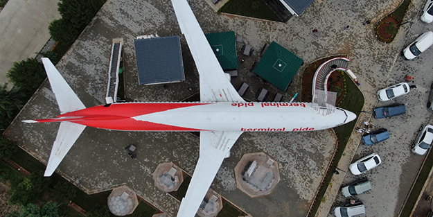 Görenler şaşkına dönüyor! Pistten çıkan uçağın son hali müthiş