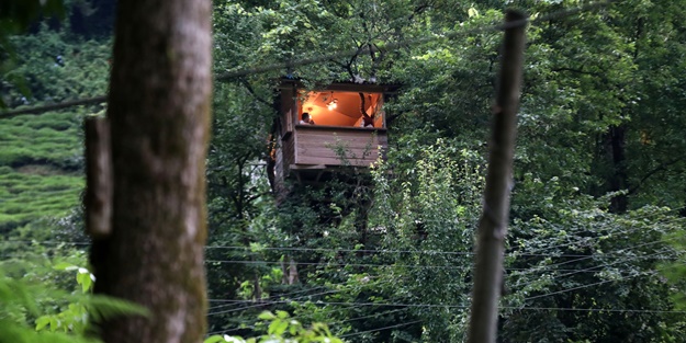 Görenler şaştı kaldı... Yerden tam 20 metre yükselikte