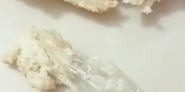 Görenler şok oldu... Aldığı ekmeğin içinden bakın ne çıktı