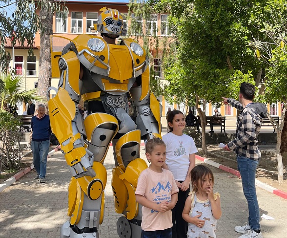 Görenler şoke oldu! Oy kullanmaya böyle gitti