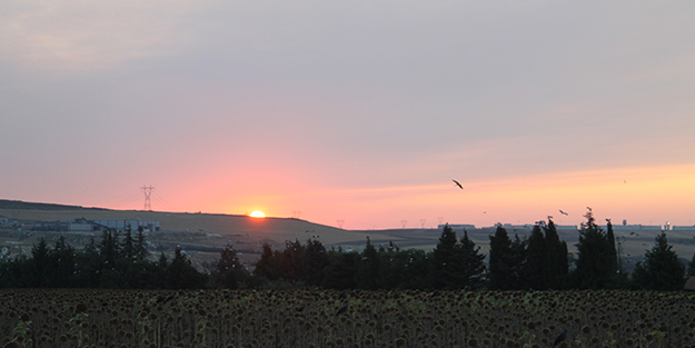 Görenleri hayran bırakan günbatımı manzarası!