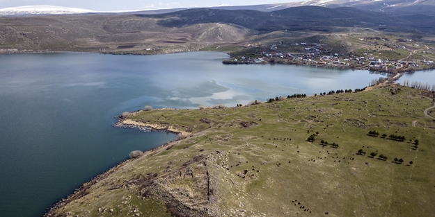 Görenleri kendine hayran bırakıyor: Çıldır Gölü