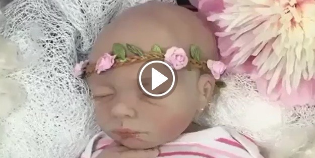 Görenleri şaşkına çeviren bebek!