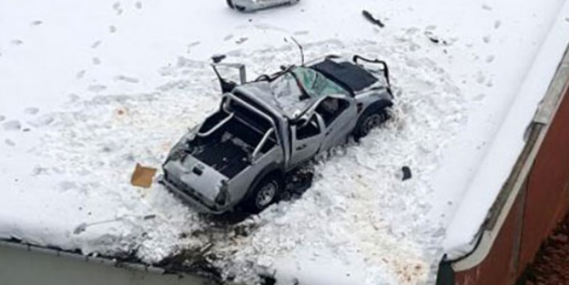 Akılalmaz olay! Çarptı, kırdı, geçti, düştü