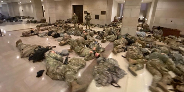 Görev değişimi öncesi Washington'da büyük korku: ABD askerleri böyle görüntülendi!