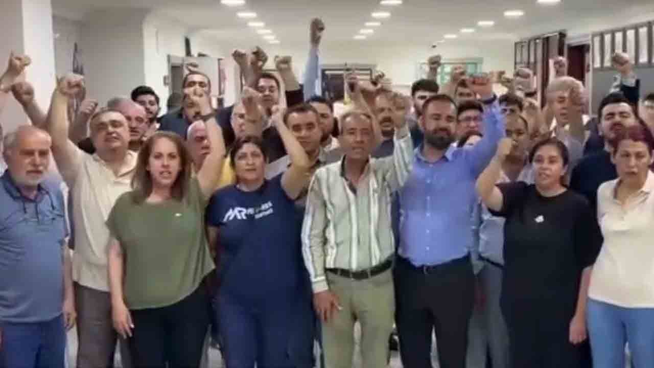Görevden alınan CHP Gaziantep İl Başkanı Acar direnişe geçti o isim tepki gösterdi! "Derdiniz polis gelsin, ortalık karışsın, direniş hikayesi yazılsın"