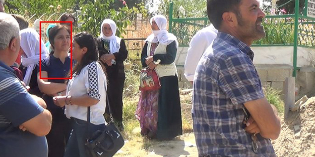 Görevden alınan HDP’li belediye başkanı bakın kimin cenazesinde!