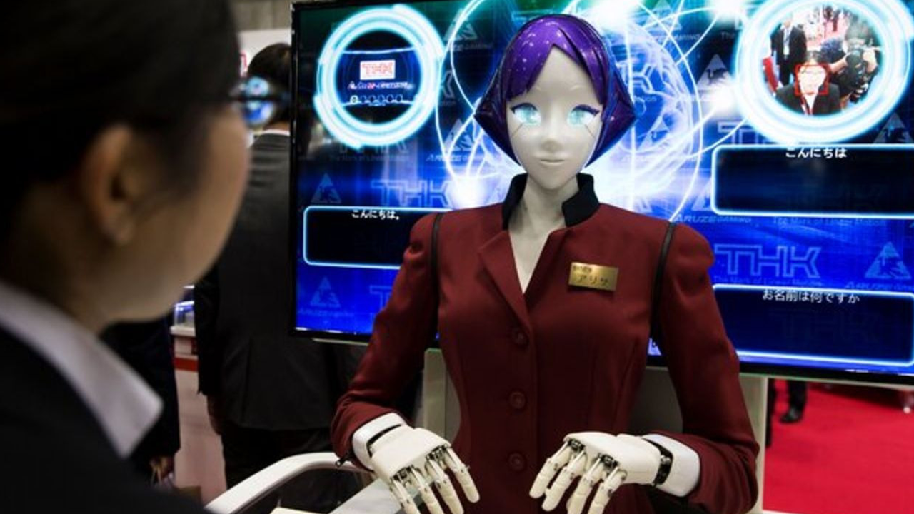 Göreve başladı! Robot devlet memuru dönemi...