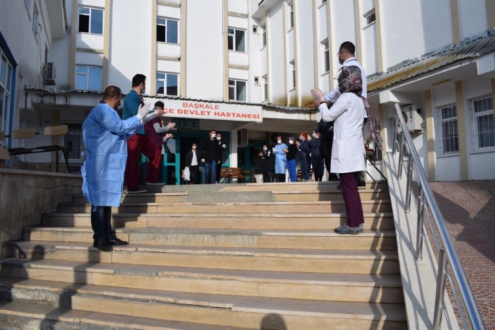 Görevini ihmal eden muhtarın mahallesindeki pozitif vakalar iyileşiyor 