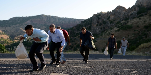Diyarbakır'da okullara böyle gittiler!