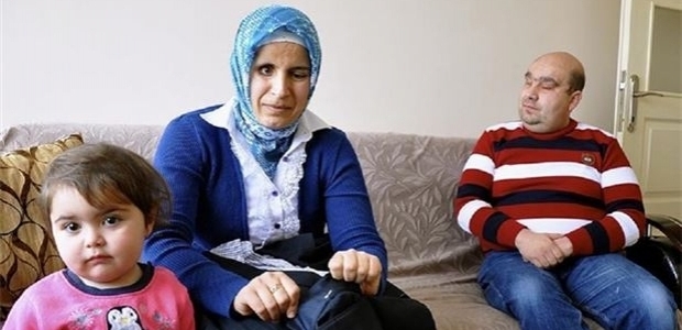 Görme engelli çift kıyafetlerini 