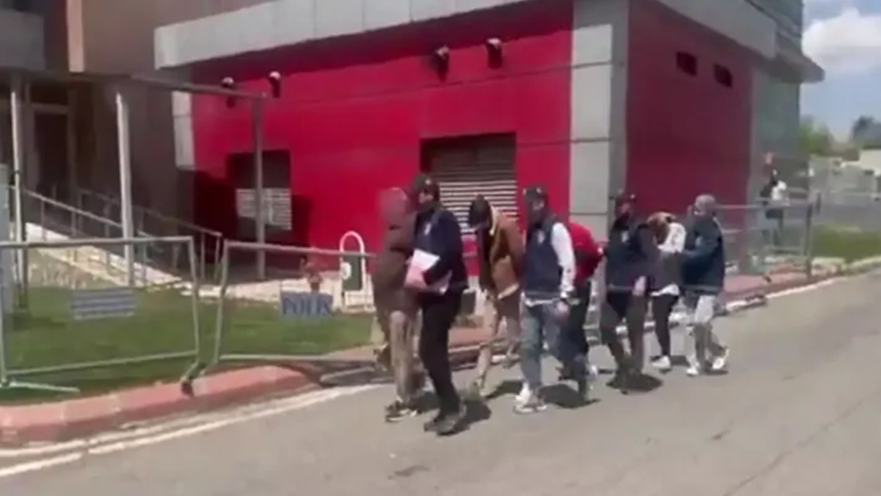 Görme engelli halasının ziynetlerini çalan şahıs ve arkadaşları....