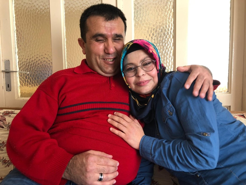 Görme engelli Havva eşine gözü gibi bakıyor 