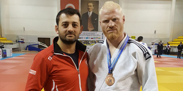 Görme engelli Serdar Aydın Olimpiyat yolunda