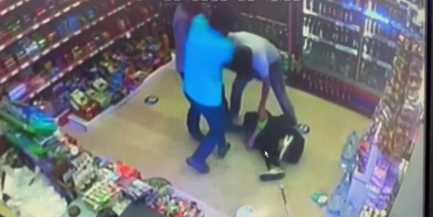 Görme engelli vatandaşa tekme tokat saldırı! 'Beni delik deşik edeceğini söylüyor'