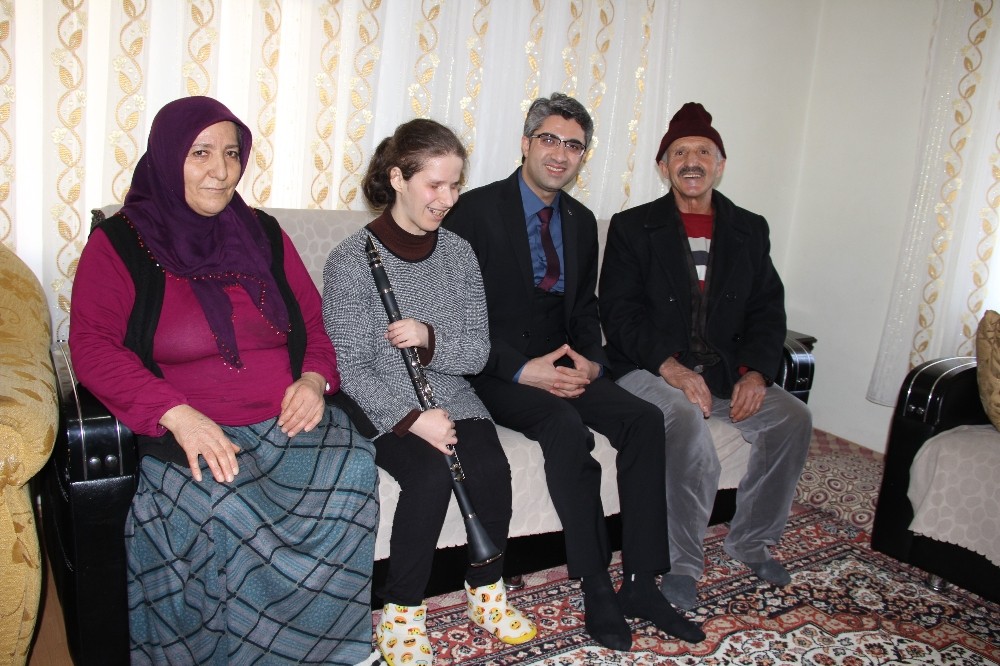 Görme engelli Zeynep’in klarnet sevinci 
