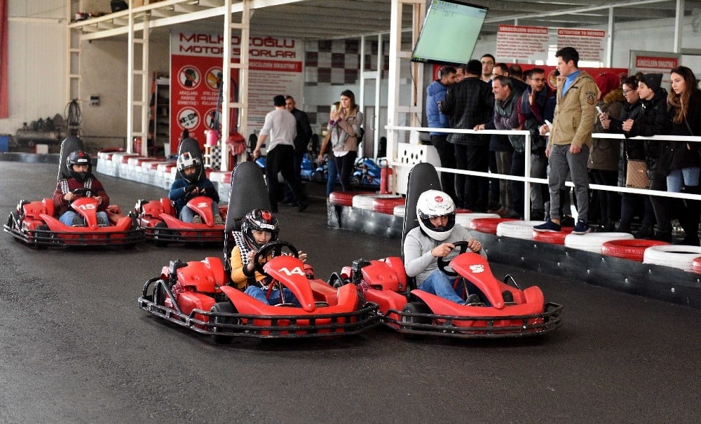 Görme engelliler go-kart yaptı 