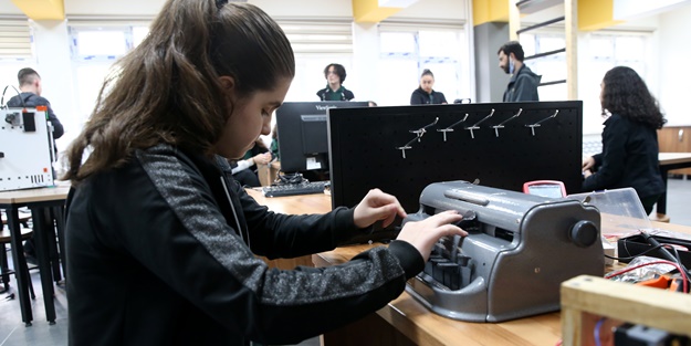 Görme engellilere umut olacak cihaz!