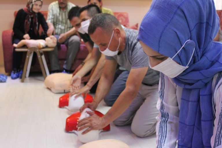 Görme engellilere verilen ilk yardım eğitimi uluslararası raporda yer aldı 