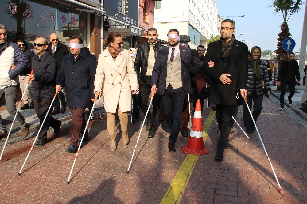 Görme engellilerin neler yaşadığını anlamaya çalıştılar 