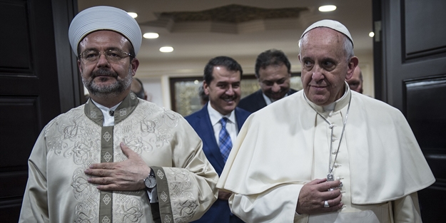 Görmez: Müslümanlar olarak şiddetle reddediyoruz