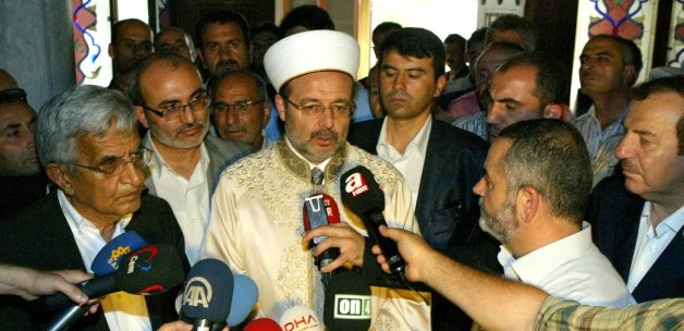 Görmez yakılan camiyi ziyaret etti