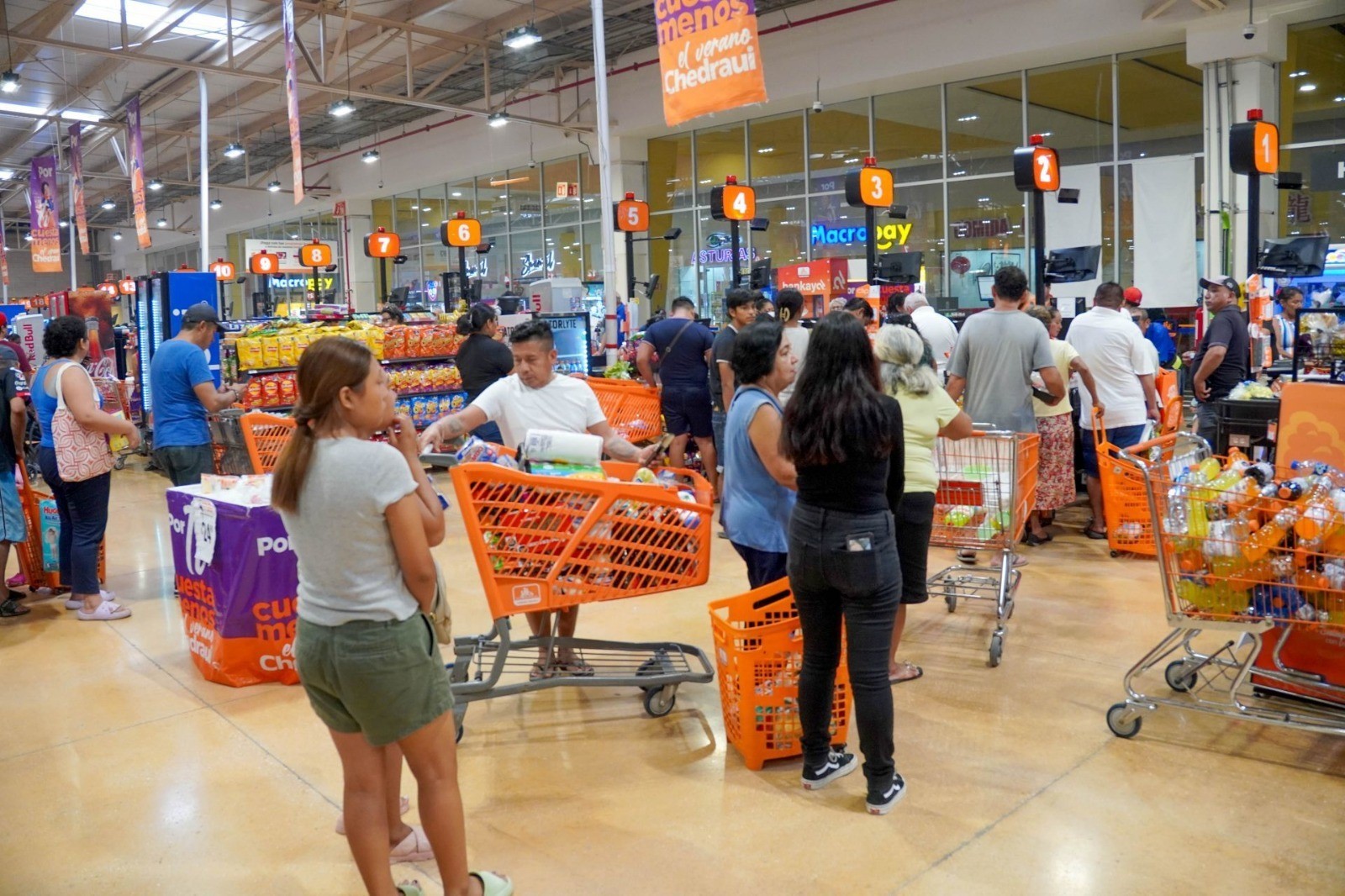 Görülmemiş kasırga! 9 kişi can verdi