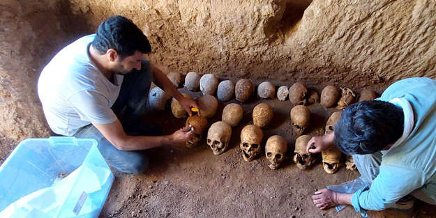 Görülmemiş olay! Bir odada 27 iskelet çıkarıldı!