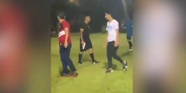 Görülmemiş olay! Hakem sahada silah çekti