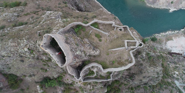 Görülüyor ama gezilemiyor! Tam bin yıllık