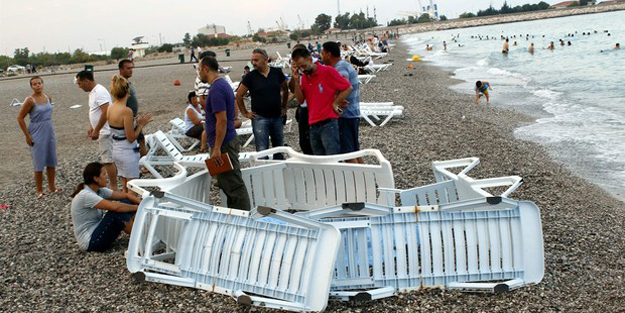 Görünmesin diye şezlongla perdelediler
