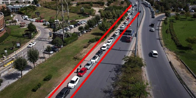Görüntü İstanbul'dan! Gelen zam sonrası araçları yol kenarına bıraktılar