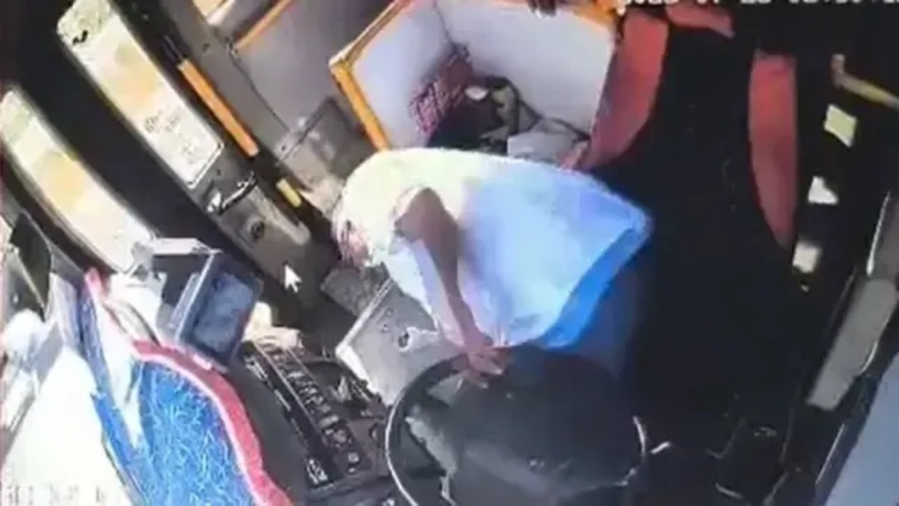 Görüntü Türkiye’den! Otobüs şoförü, seyir halindeyken direksiyon başında böyle öldü