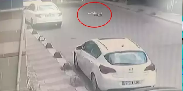 Görüntüler anbean kamerada! Ekrem’in İETT’si yine kan akıttı!