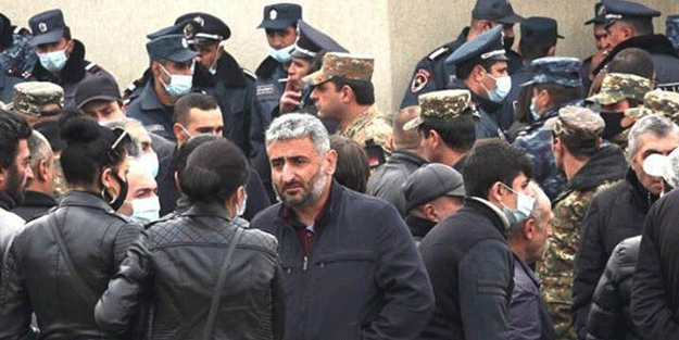 Görüntüler bölgeden geldi! Ermenistan'da deprem etkisi yaptı